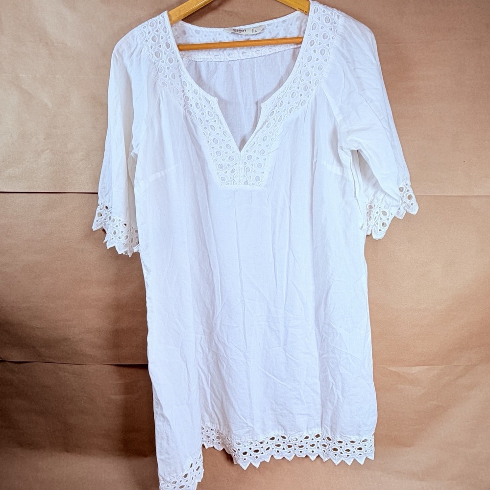 Old Navy Womens L White Eyelet Embroidered Tunic Blouse Boho Peasant Top